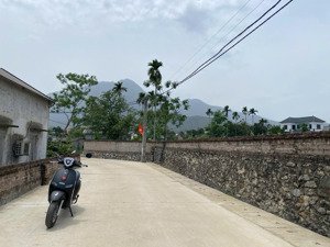 một lô đất view nhìn thẳng xuống cánh đồng bát ngát hương thơm. giá chỉ 6 tỷ tiểu học