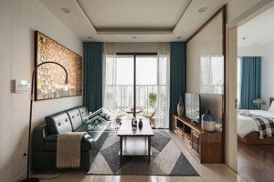 bán nhanh căn hộ 2n2wc - view hồ - full nội thất - giá chỉ 8,8 tỷ tại vinhomes d''capital