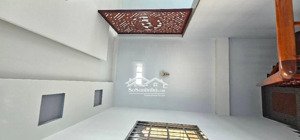 nhà 3 tầng dt 85m2 đẹp lung linh đường xe tải chạy tung tăng sát aeon mall tân phú giá 5,9 tỷ