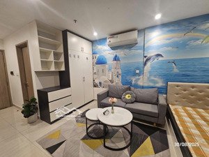 em cần cho thuê studio full đồ chỉ 5,5 triệu/tháng tại vinhomes ocp