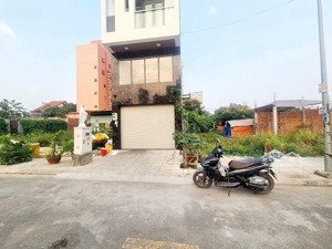 giá cực tốt!!! hẻm 190 vườn lài, cách cầu sắt apđ hơn 1km, 4 x 18