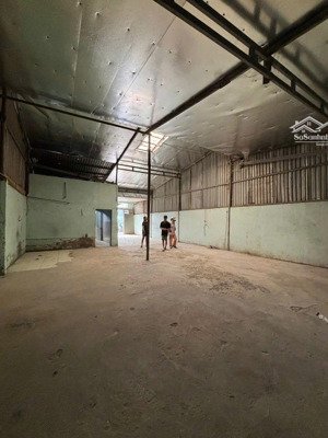 cho thuê kho xưởng 180m2 giá 8 triệu, võ văn vân xã vl b vào, đường xe tải 5 tấn