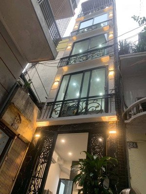 hiếm quán thánh 15m2 5 tầng đồ sộ chỉ 3,89 tỷ ba ngủ sân rộng