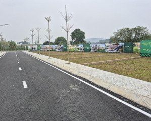 ngay sát ngã tư vai réo - đông xuân - quốc oai, giá siêu đẹp, hàng siêu nét