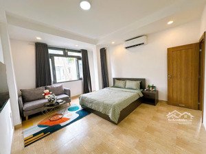 cho thuê căn hộ ban công, q10, đường cmt8, gần công trường dân chủ, toà nhà viettel