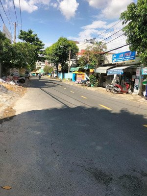 bán nhà lô góc 4tầng mặt tiền làng tăng nhơn phú q9 - đang xây dựng hoàn thiện shr nhỉnh 12tỷ tl