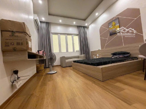 bán nhà mỹ đình 54m, mt 4.2m chỉ 12,6 tỷ
ô tô chạy vèo vèo khu kd ngày đêm vị trí vàng trun