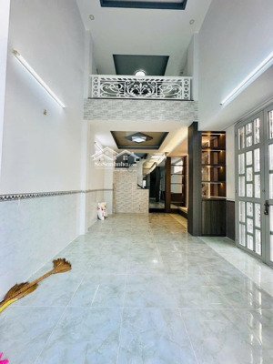 căn góc nhà đẹp mtnb cư xá phú lâm a - 4,2 x 18m 5 tầng sát trường học lam sơn