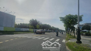 mặt tiền đường trần văn giảng b2.49, cách biển đi bộ vài phút.