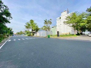 đẹp nhất - cặp nền góc trục chính kđt tây sông hậu. giá tốt trong khu