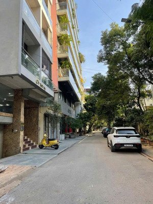 duy nhất một mảnh đất phố trịnh công sơn tây hồ còn sót lại với mặt tiền 9m diện tích cực rộng 180m