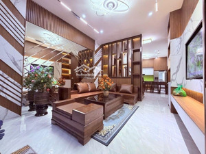 bán nhà cầu giấy 37m x 5 tầng, full nội thất, gần ô tô về ở ngay chỉ nhỉnh 10 tỷ