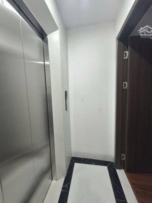 vũ ngọc phan 45m2 6 tầng thang máy, mt 4,3m. giá 8 tỷ