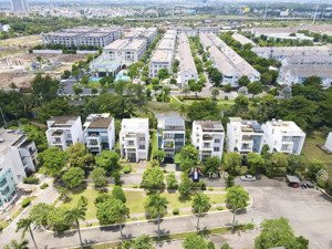 á khôi villa park, c/viên trước, sau nhà 39-45t, thêm 160m2 vườn