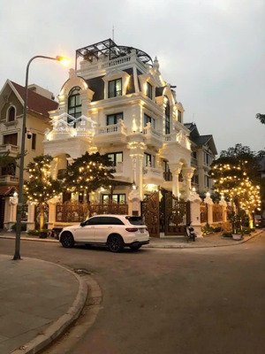 tôi có mấy thông tin biệt thự liền kề giá rất tốt đt việt hưng - p việt hưng cần bán trước tết