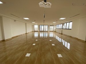 cho thuê nhà mặt phố hàng khoai, hoàn kiếm 138m2 tầng 1 cộng lửng 100m2 giá 70 triệu