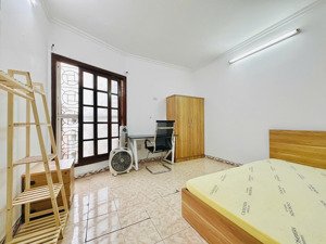 cho thuê phòng trọ 20m2 (2.5 - 3,5 triệu đủ đồ), tầng 1 70m2 (10 triệu) tại kđt định công, hà nội