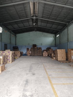 cho thuê nhà xưởng tân phú trung, củ chi, dt xưởng 400m2, có văn phòng, giá 12tr/tháng
