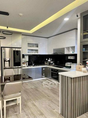 chỉ từ 3 tỷ 8 sở hữu ngay căn hộ 2pn 1wc view đẹp tại pegasuite 1 - chính chủ gửi bán