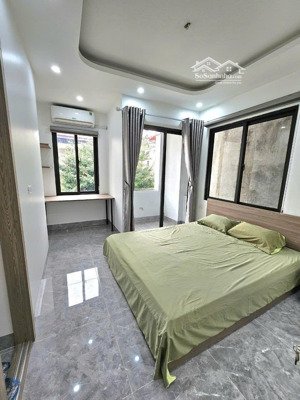 phòng mặt phố 153 pháo đài láng, ô tô đỗ cửa full đồ lh 