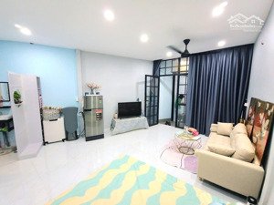 cần bán nhà đẹp hxh dt sàn gần 40m² chỉ 5.5 tỷ bùi viện, q1