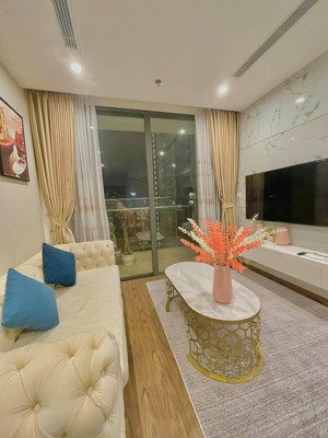 chính chủ cần bán căn 2pn 67.8m2 tại w3 dự án vinhomes west point, giá nhỉnh 8 tỷ lh: 0976,044.926