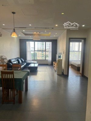 chính chủ bán căn 95m2. tầng thấp. 3pn - 2vs. full nội thất. cửa tn ban công đb. sẵn sổ