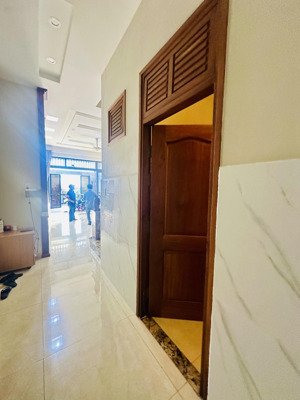 10 tỷ - nhà đẹp thạnh mỹ lợi q2 - 123m2 ngang 5,5m - ô tô ngủ trong nhà-120m ra nguyễn thị định q2