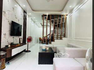 bán nhà kiến hưng gần công viên 365. khu đấu giá ngõ cổng. ô tô đỗ gần