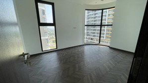 chính chủ cần bán căn hộ 2pn 80m2 căn góc vòng cung view cực thoáng đẹp, giá 5.1tỷ bao thuế phí