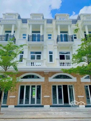 bán nhà ngay chợ thông dụng full nội thất. giá 4tỷ7 mặt tiền kinh doanh