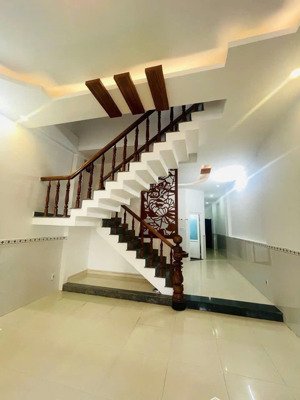 rẻ nhất hải châu - góc 2mt đường núi thành - 185m2 - ngang 6.5m - sát đại lộ phan đăng lưu - 2x tỷ