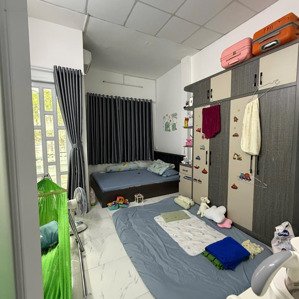 bán gấp nhà đẹpngay ngã tư âu cơ , lạc long quân , tân phú 4x17 2 tầng đúc btct 6,7 tỷ tl