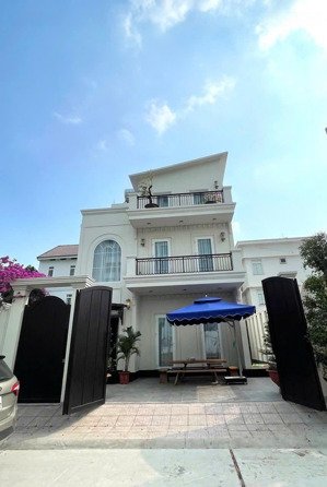 bán biệt thự 240m2, sân vườn, hồ bơi, khu compound lương định của, nguyễn hoàng, 52 tỷ