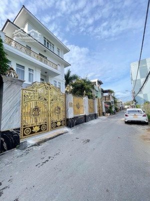 cực hiếm bán lô đất thổ cư - diện tích to - nguyễn bình hẻm xe hơi thông ra - lê văn lương - nhà bè