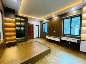 hiếm! nhà cực đẹp 52m2x6t đầy đủ nội thất. thang máy, thoáng sáng, ngõ nông phố đội cấn, vĩnh phúc.