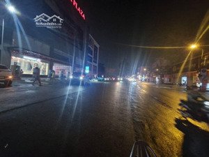 bán nhà hiệp phú 77m2 ngang 5,3m giá 5,3 tỷ