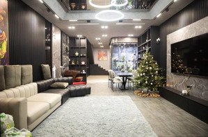 chủ nhà gửi bán căn liền kề hoàn thiện mới diện tích 90 m2, full nội thất nhà có thang máy