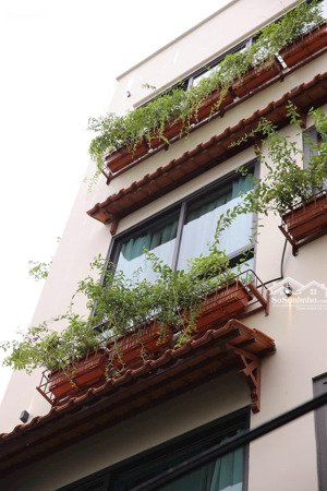 bán tòa căn hộ 4 tầng 12 phòng doanh thu khủng 200 - 250 tr/tháng. thiện chí chuyển nhượng