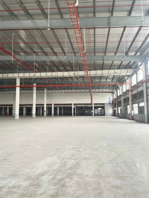 cho thuê nhà xưởng ngoài kcn đức hòa, long an 4200m2 giá tốt - pccc tự động - đường cont