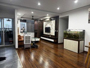 bán nr 2pn 3wc 41m2 tại hào nam, cát linh, đống đa, hà nội giá 7,7 tỷ