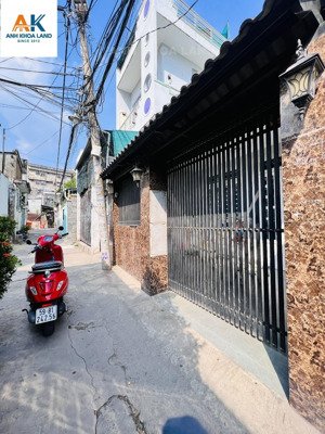 nhà ngay đh cảnh sát, linh tây ngang 5m cực kì hiếm hẻm ô tô nhà đẹp vào ở ngay