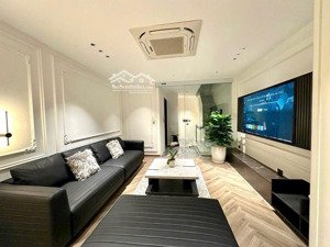 hot! siêu phẩm phố trạm long biên: nhà 6 tầng thang máy full nội thất ô tô 7 vào ,đẹp xuất sắc