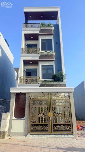 NHÀ PHỐ 4 TẦNG ĐÔNG HOÀ DĨ AN - GIÁP LÀNG ĐẠI HỌC TP HCM