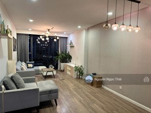 (giá chuẩn) bán căn 2 ngủ 2wc 72m2, ban công đông nam, full đồ, slot ô tô. giá 8,2 tỷ rivera park