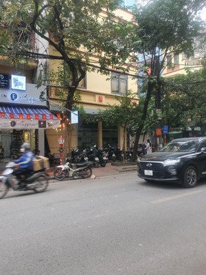 bán gấp nhà phân lô vỉa hè đẹp nhất đền lừ 1, 60m2, mt 5, ô tô, kinh doanh, giá 24 tỷ.