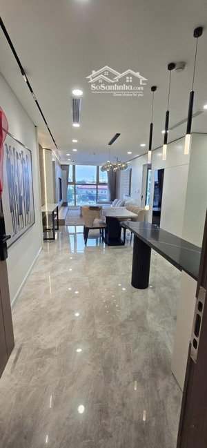 tôi chính chủ cần chuyển nhượng căn hộ the queen 360 giải phóng giá 93tr/m2 thôi