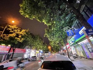 thang máy 6 tầng mới tinh. đường rộng, ngõ nông. xe contener đỗ cổng