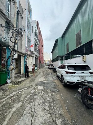 phú nhuận, hẻm lớn xe oto tránh, sát mặt tiền, chỉ nhỉnh 11 tỷ