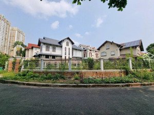 lô đất 146d nguyễn văn hưởng-quận 2-dt 17mx28m-cn 480m2-giá 105 tỷ